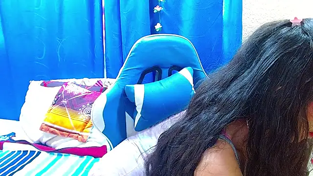 Snapshot of Gia_leinn chatting on 5, 7, 2026 Gia leinn online show from 5, 7, 2026