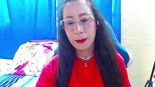 Snapshot of Gia_leinn chatting on 4, 7, 2026 Gia leinn online show from 4, 7, 2026