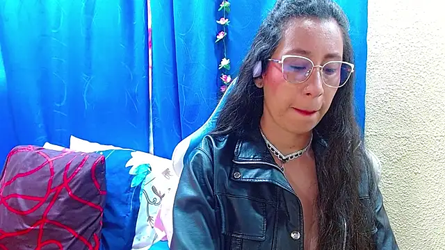 Snapshot of Gia_leinn chatting on 15, 7, 2026 Gia leinn online show from 15, 7, 2026