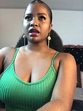 Snapshot of ValerieBlakee chatting on 1, 12, 2025 ValerieBlakee online show from 1, 12, 2025