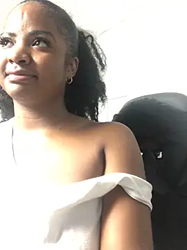 Snapshot of ValerieBlakee chatting on 5, 12, 2025 ValerieBlakee online show from 5, 12, 2025