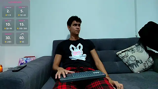 Maximiliano  Fire online show from 21, 4, 2026