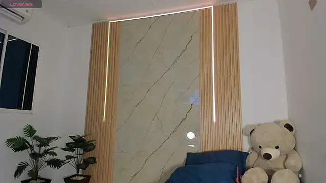 flor herrera01 online show from 2, 4, 2026