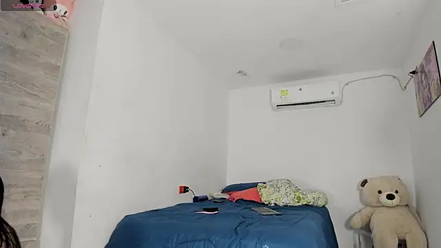 flor herrera01 online show from 14, 2, 2026