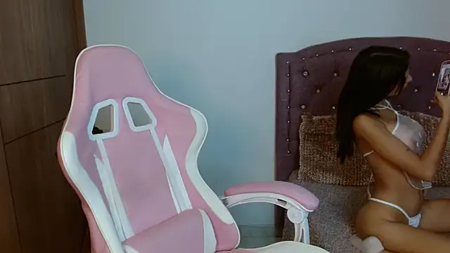 Snapshot of skinny_hailey1 chatting on 12, 3, 2025 skinny hailey1 online show from 12, 3, 2025