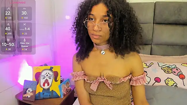 Snapshot of Layla_Clarke chatting on 11, 10, 2025 Layla Clarke online show from 11, 10, 2025