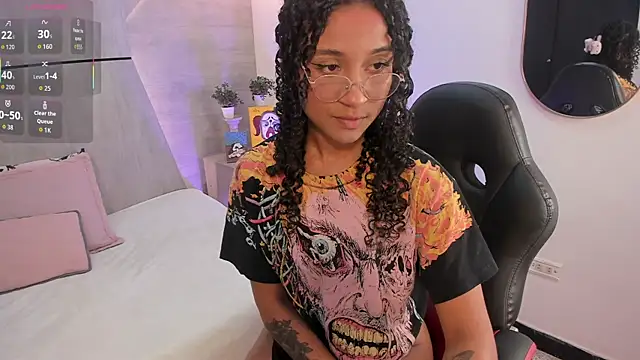 Layla Clarke online show from 10, 1, 2026