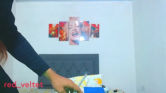 Snapshot of red_veltet chatting on 12, 7, 2026 red veltet online show from 12, 7, 2026