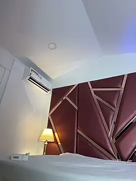 DanielaMedinaa online show from 18, 10, 2025