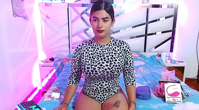 JULIETTE SEGURA online show from 5, 3, 2025