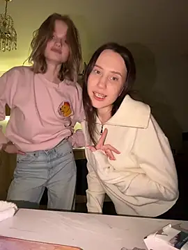 kisssssssss online show from 28, 2, 2026