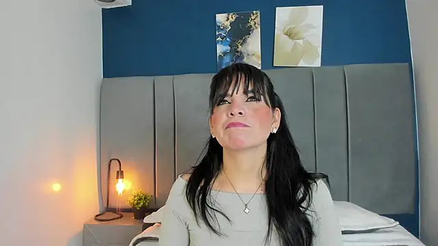 Snapshot of laura_hotties chatting on 24, 10, 2025 laura hotties online show from 24, 10, 2025