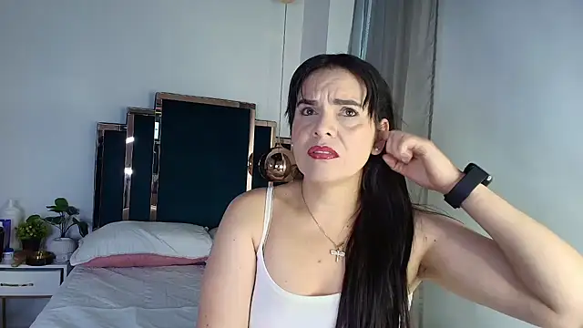 laura hotties online show from 5, 6, 2026