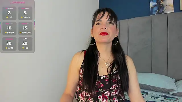 Snapshot of laura_hotties chatting on 16, 10, 2025 laura hotties online show from 16, 10, 2025