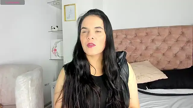laura hotties online show from 11, 7, 2026
