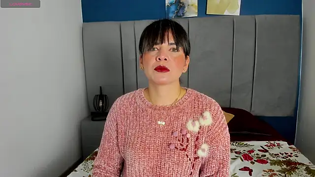 Snapshot of laura_hotties chatting on 8, 10, 2025 laura hotties online show from 8, 10, 2025