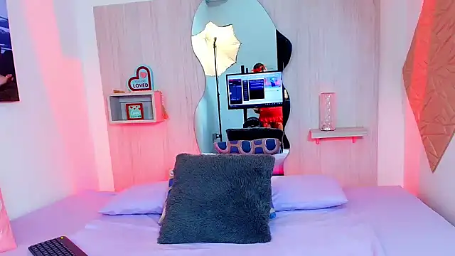 ZaraRousse online show from 9, 10, 2025