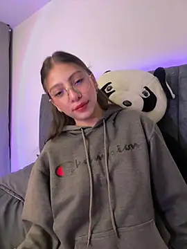 Dirty-Bunnyyy online show from 17, 4, 2026