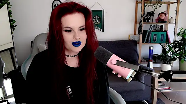 Della Ideal online show from 11, 11, 2025