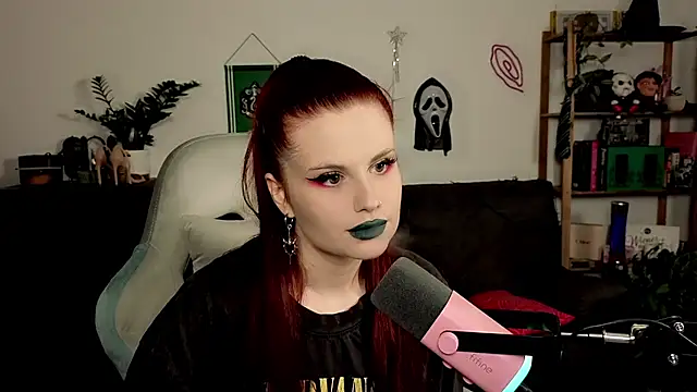 Della Ideal online show from 21, 12, 2025