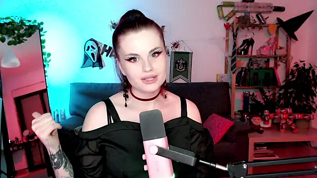 Della Ideal online show from 26, 10, 2025