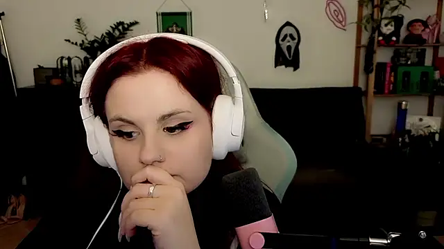 Della Ideal online show from 13, 12, 2025