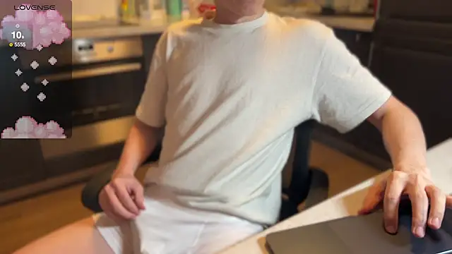 Snapshot of tommy_colson chatting on 6, 11, 2025 tommy colson online show from 6, 11, 2025