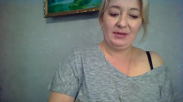 Snapshot of ArielXLoveresss chatting on 14, 10, 2025 ArielXLoveresss online show from 14, 10, 2025