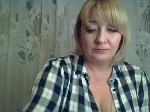 Snapshot of ArielXLoveresss chatting on 5, 3, 2025 ArielXLoveresss online show from 5, 3, 2025