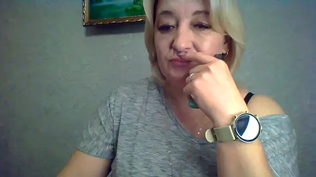 Snapshot of ArielXLoveresss chatting on 4, 10, 2025 ArielXLoveresss online show from 4, 10, 2025