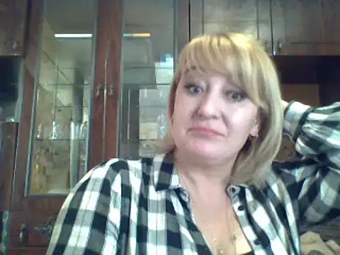 Snapshot of ArielXLoveresss chatting on 5, 3, 2025 ArielXLoveresss online show from 5, 3, 2025