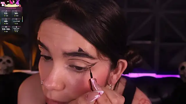 Snapshot of DaphneGlas chatting on 31, 10, 2025 DaphneGlas online show from 31, 10, 2025