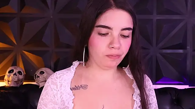 Snapshot of DaphneGlas chatting on 24, 10, 2025 DaphneGlas online show from 24, 10, 2025