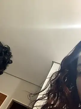 KiaraCut online show from 17, 10, 2025