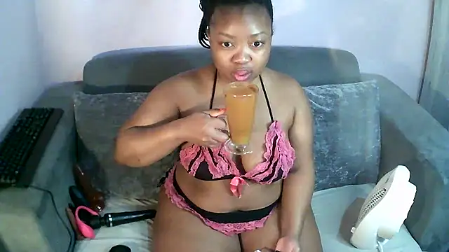 SEXYASSTINAXXX online show from 25, 7, 2026