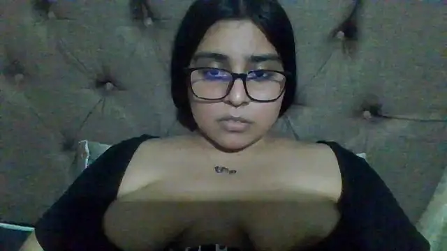 Snapshot of virginbrunette99 chatting on 19, 3, 2025 virginbrunette99 online show from 19, 3, 2025