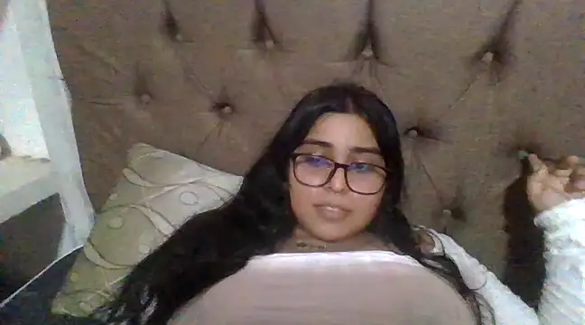 Snapshot of virginbrunette99 chatting on 17, 3, 2025 virginbrunette99 online show from 17, 3, 2025