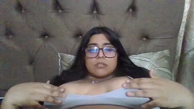 Snapshot of virginbrunette99 chatting on 14, 3, 2025 virginbrunette99 online show from 14, 3, 2025