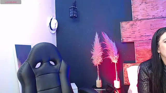 Bella williamss  online show from 5, 3, 2025
