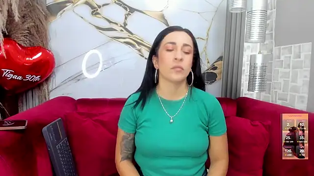 Bella williamss  online show from 12, 5, 2026