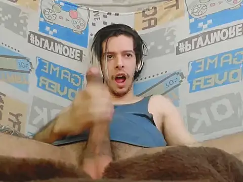 blondetwink online show from 13, 4, 2026