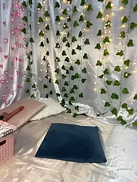 CLTFUDIDAKKKK online show from 8, 4, 2026