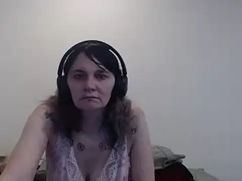 Hotmodel1984 online show from 20, 4, 2026