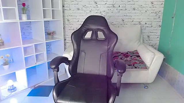 Snapshot of liss_greys1 chatting on 2, 3, 2025 liss greys1 online show from 2, 3, 2025