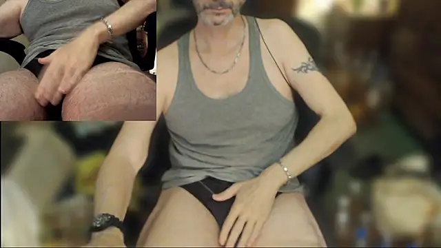 Snapshot of maxdaddy690 chatting on 9, 5, 2026 maxdaddy690 online show from 9, 5, 2026