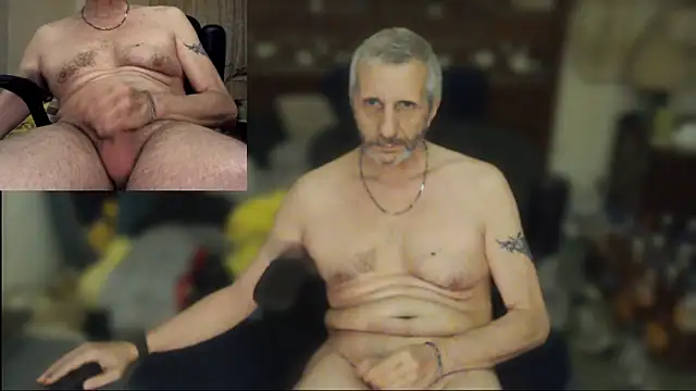 Snapshot of maxdaddy690 chatting on 6, 6, 2026 maxdaddy690 online show from 6, 6, 2026