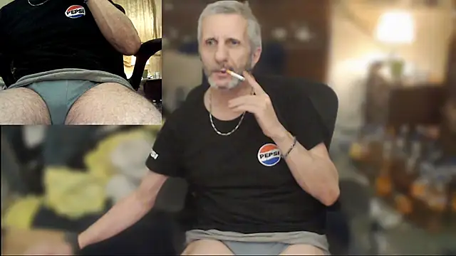 Snapshot of maxdaddy690 chatting on 17, 6, 2026 maxdaddy690 online show from 17, 6, 2026