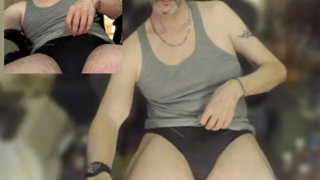 Snapshot of maxdaddy690 chatting on 4, 5, 2026 maxdaddy690 online show from 4, 5, 2026