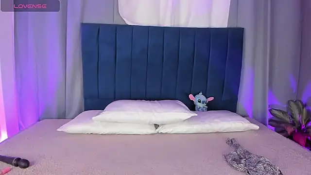 Iam brittanyjhons online show from 5, 3, 2026