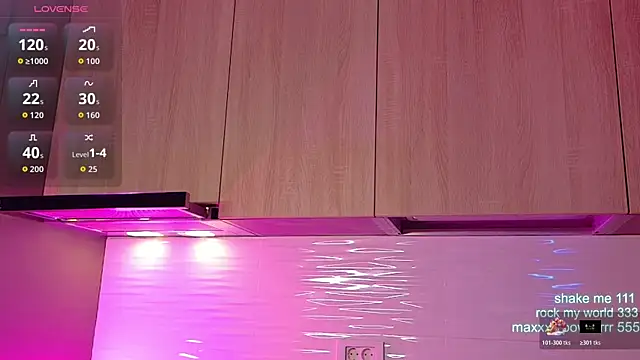 CutiePie69   online show from 4, 12, 2025